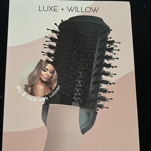 Pink hot blow dryer brush